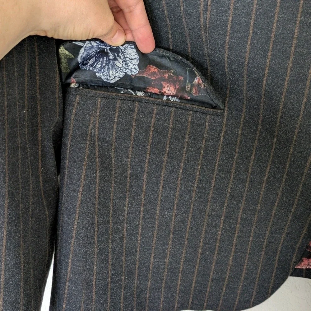 Soul of London Pinstripe Blazer Mens 44R Charcoal Grey Floral‎ Lining Two Button